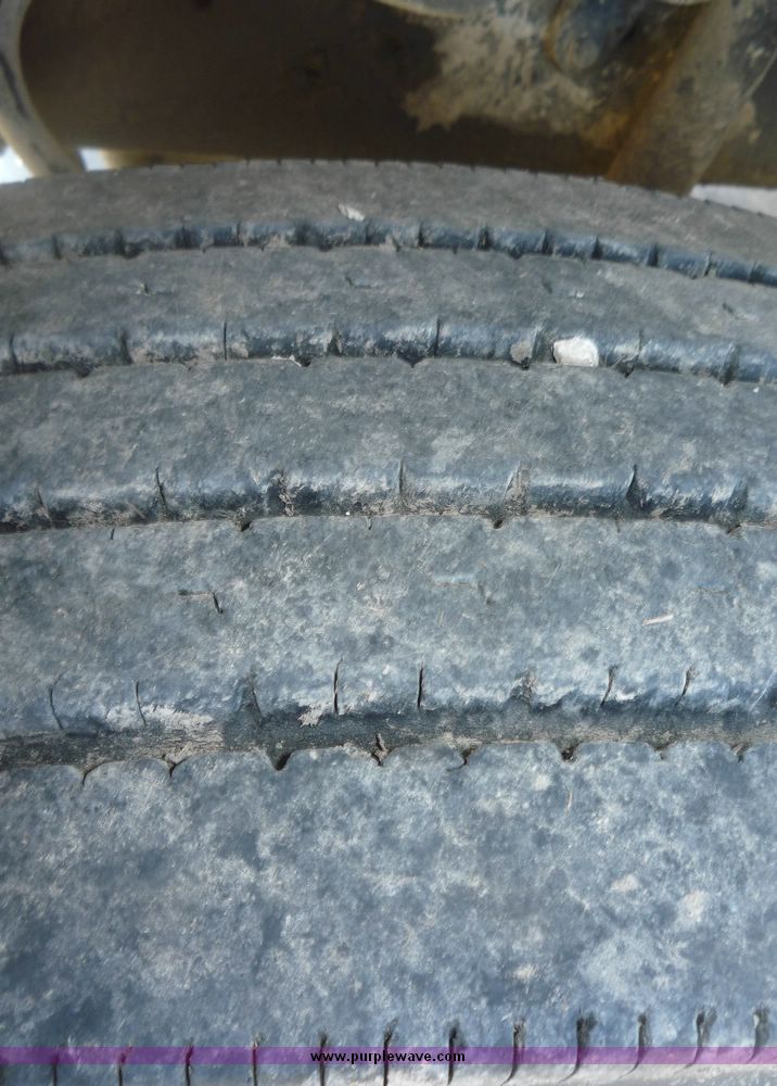 image for item 4048 1995 Ford F800 truck with Turner utility bed