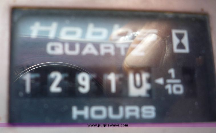 image for item 4048 1995 Ford F800 truck with Turner utility bed