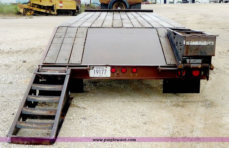 image for item 4089 1993 Trail King tandem axle trailer
