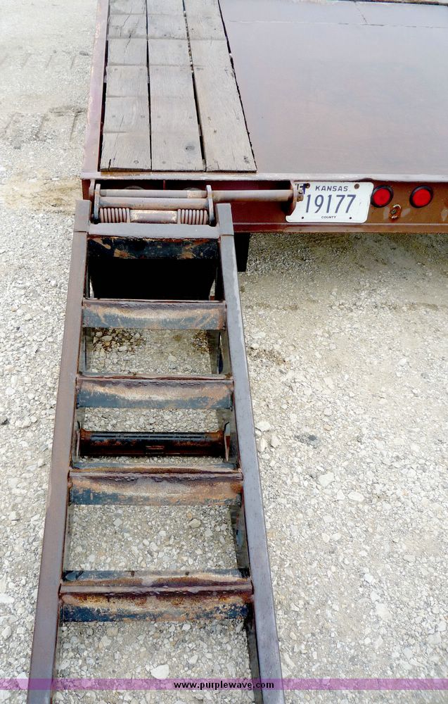 image for item 4089 1993 Trail King tandem axle trailer