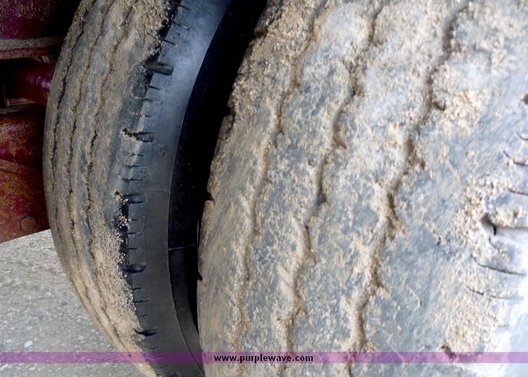 image for item 4089 1993 Trail King tandem axle trailer