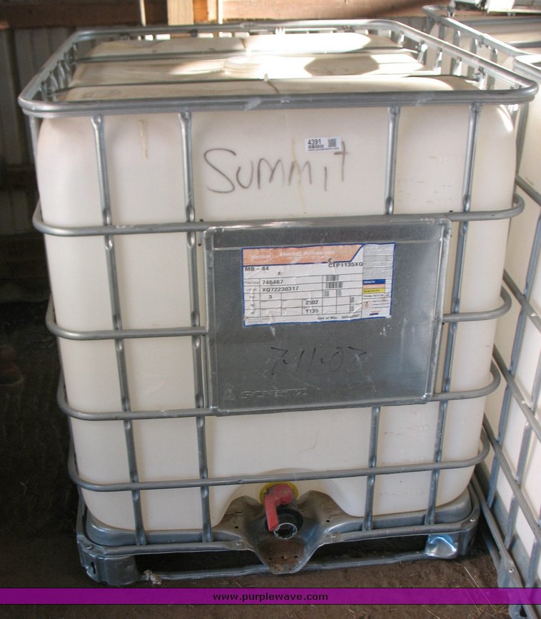 image for item 4391 (5) 250 gallon plastic totes