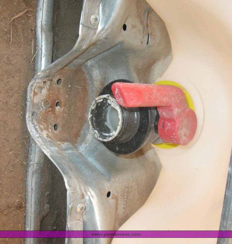 image for item 4391 (5) 250 gallon plastic totes