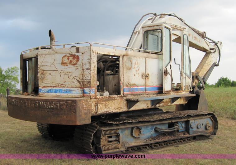 image for item 4562 Warner And Swasey 211 hydraulic excavator