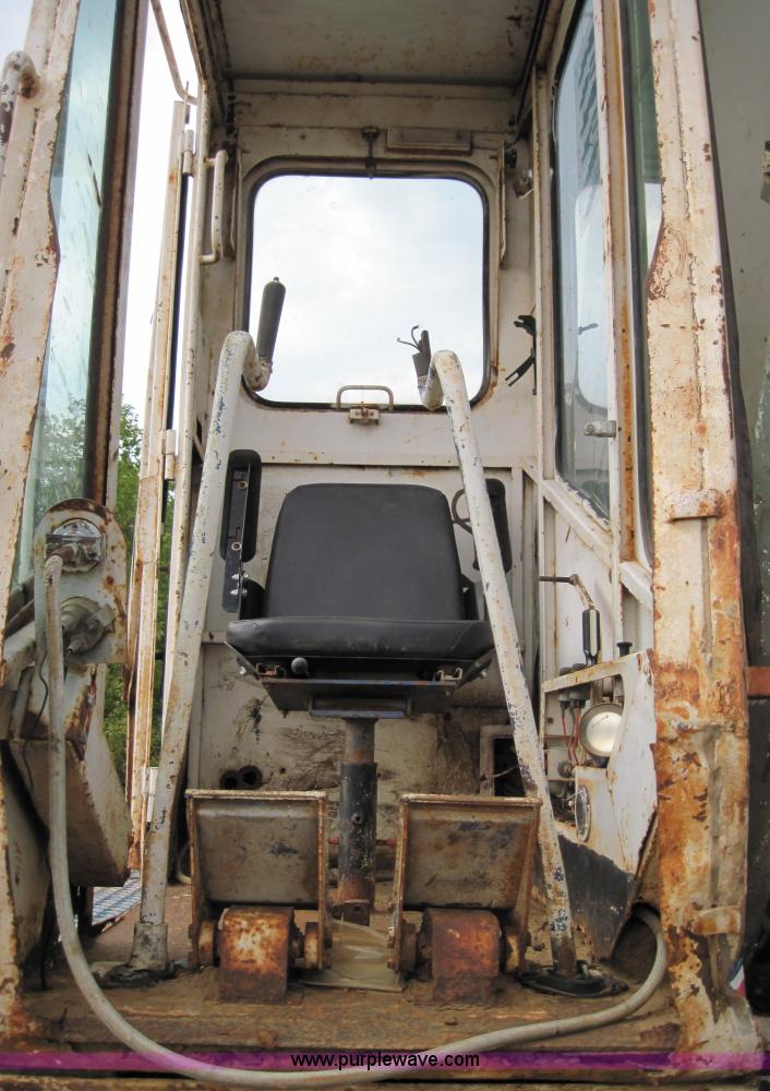 image for item 4562 Warner And Swasey 211 hydraulic excavator