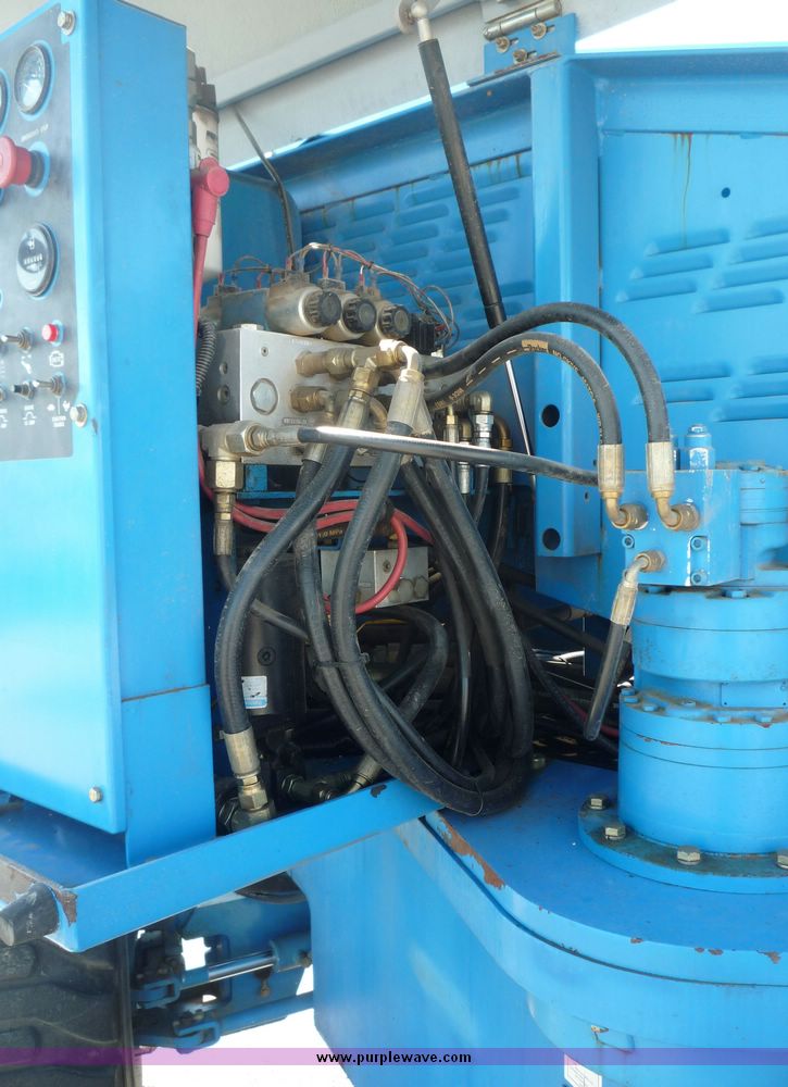 image for item 5060 Genie S-60 boom lift