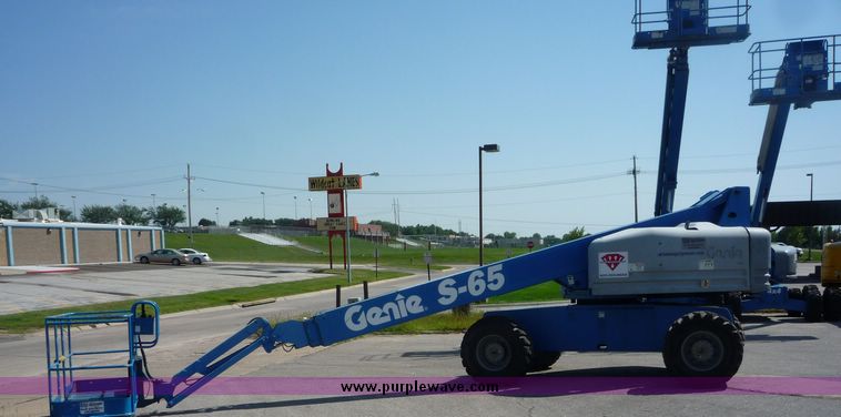 image for item 5061 Genie S-65 boom lift