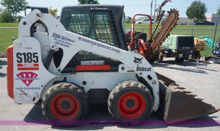 image for item 5062 Bobcat S185 skid steer