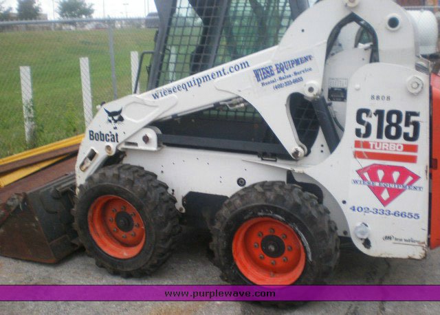 image for item 5062 Bobcat S185 skid steer