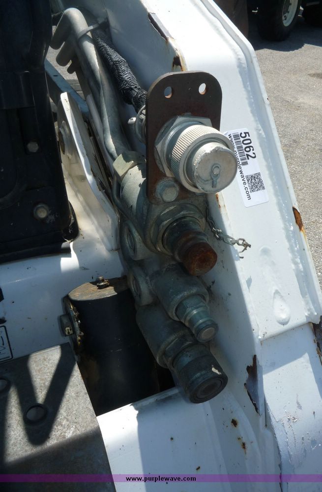 image for item 5062 Bobcat S185 skid steer