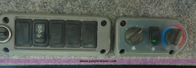 image for item 5062 Bobcat S185 skid steer