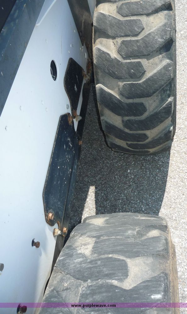 image for item 5062 Bobcat S185 skid steer