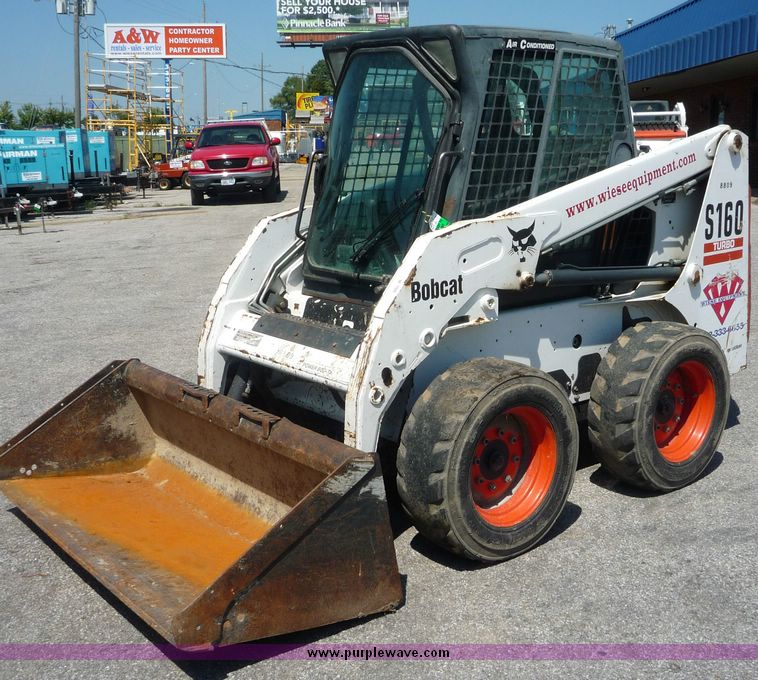 image for item 5063 Bobcat S160 skid steer