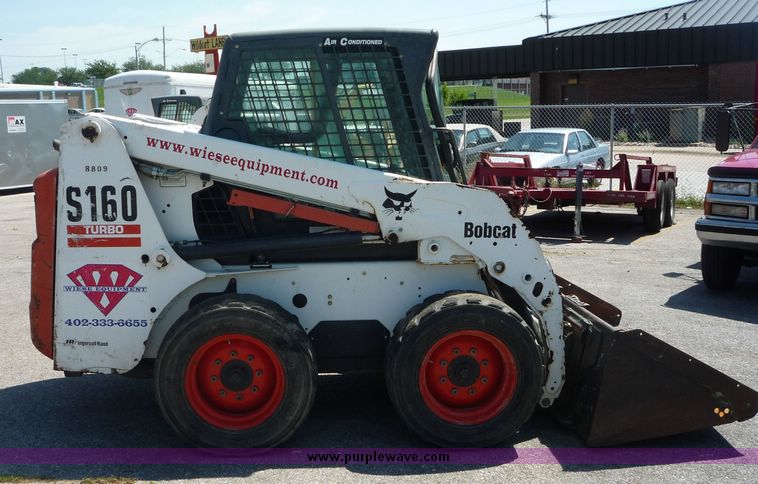 image for item 5063 Bobcat S160 skid steer
