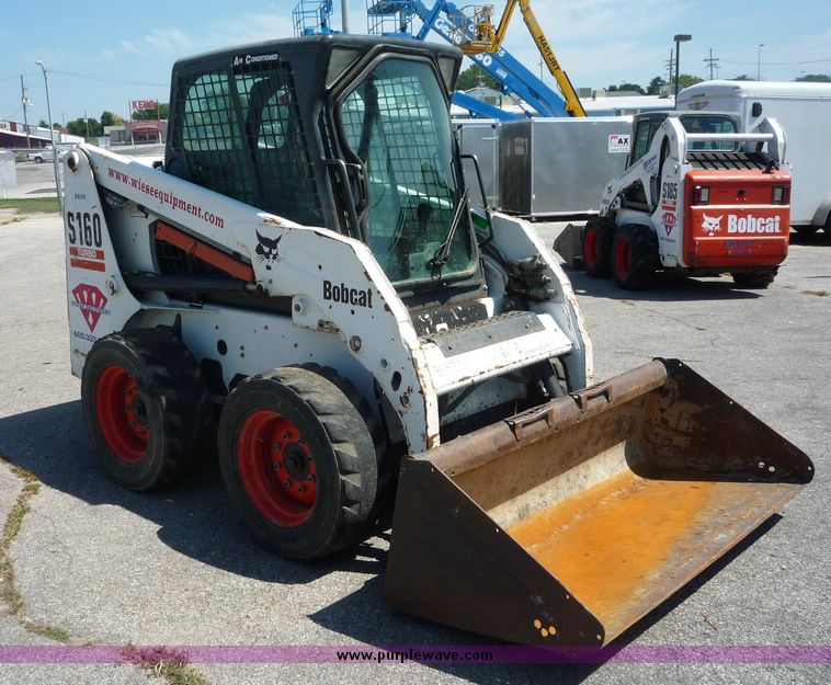 image for item 5063 Bobcat S160 skid steer