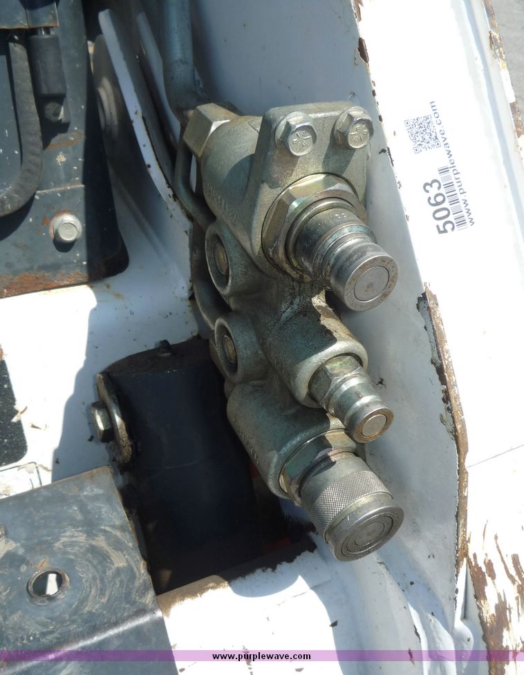 image for item 5063 Bobcat S160 skid steer