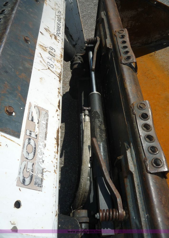 image for item 5063 Bobcat S160 skid steer