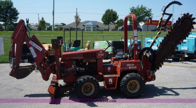 image for item 5064 2001 Ditch Witch 3700DD trencher