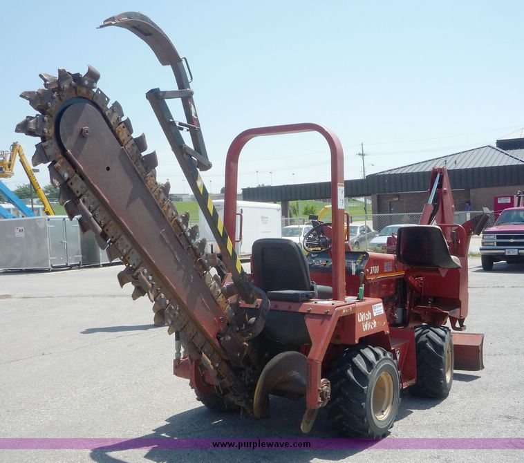 image for item 5064 2001 Ditch Witch 3700DD trencher