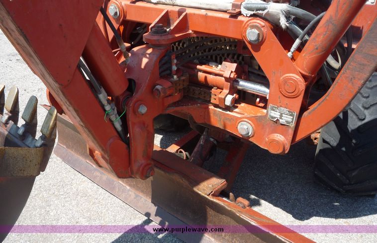 image for item 5064 2001 Ditch Witch 3700DD trencher