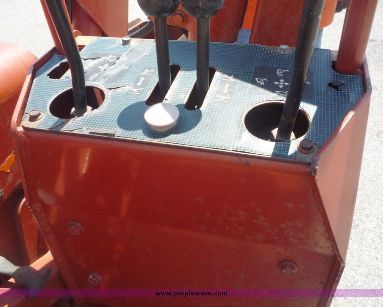 image for item 5064 2001 Ditch Witch 3700DD trencher