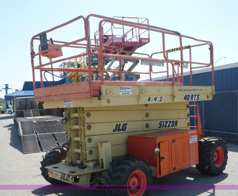 image for item 5069 JLG 40RTS scissor lift