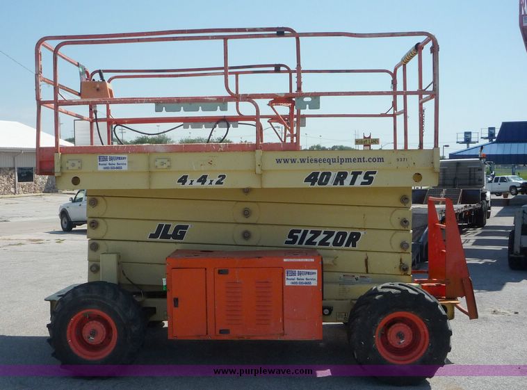 image for item 5069 JLG 40RTS scissor lift