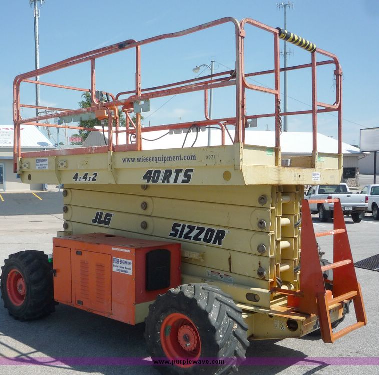 image for item 5069 JLG 40RTS scissor lift
