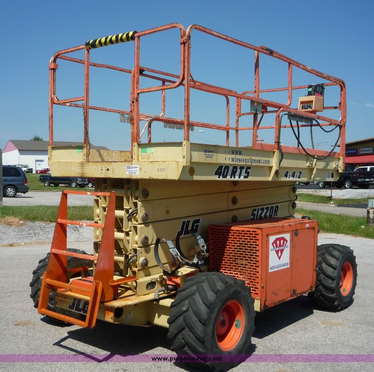 image for item 5069 JLG 40RTS scissor lift