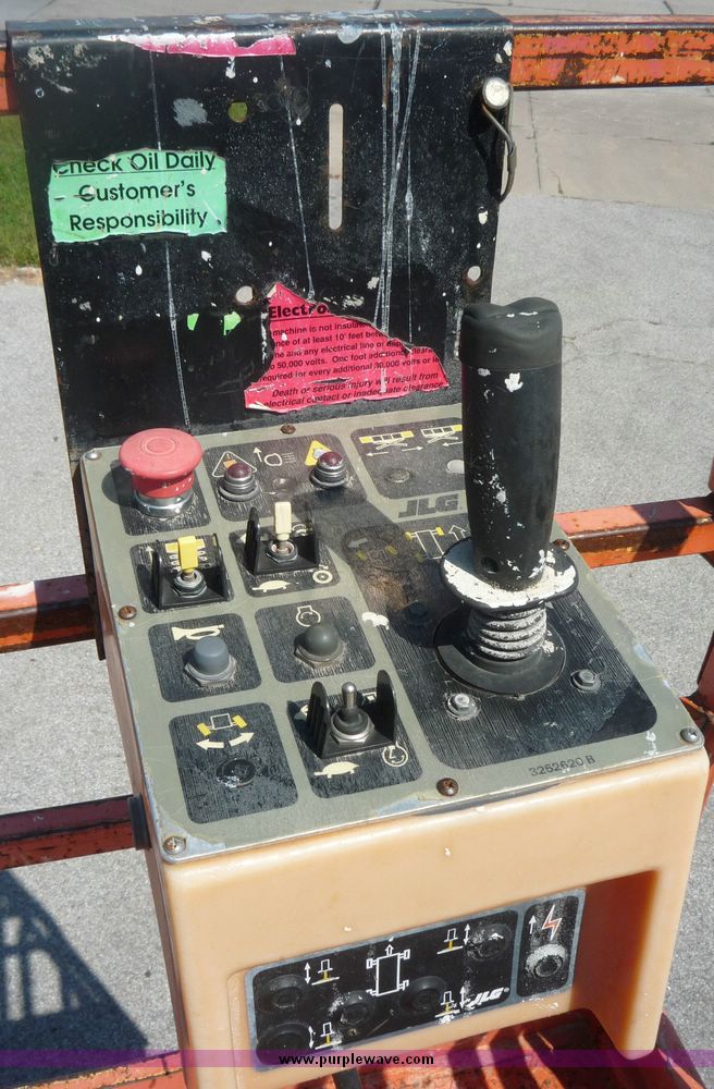 image for item 5069 JLG 40RTS scissor lift