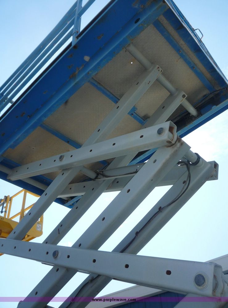 image for item 5070 Genie GS-2668-RT scissor lift