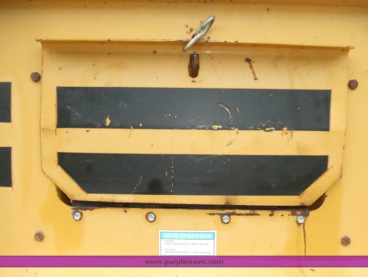 image for item 5845 1995 Load King 2060-40-2 bottom dump trailer