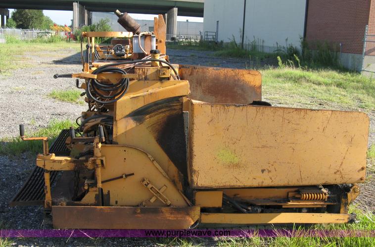 image for item 6896 LeeBoy L7000 ST asphalt paver