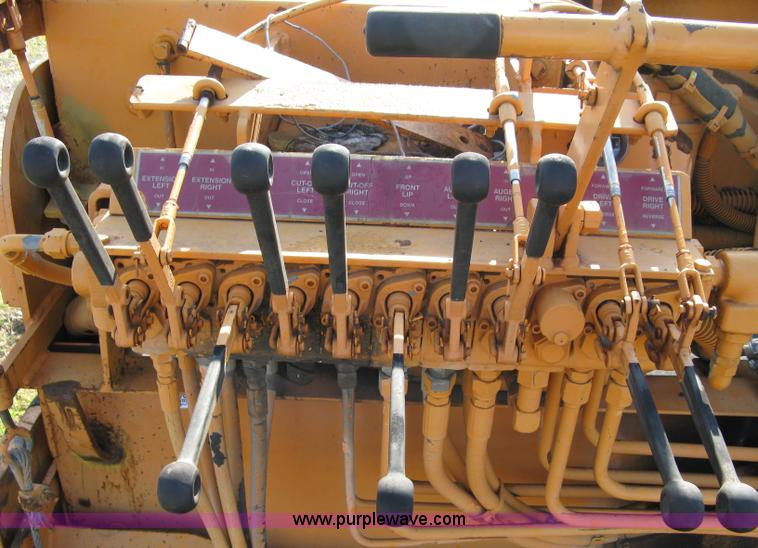 image for item 6896 LeeBoy L7000 ST asphalt paver