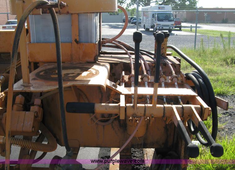 image for item 6896 LeeBoy L7000 ST asphalt paver