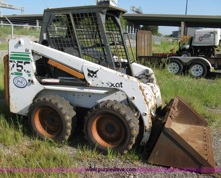 image for item 6897 Bobcat 753 F-series skid steer with 5' bucket