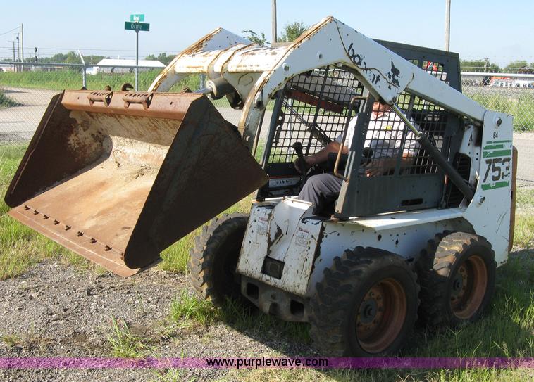 image for item 6897 Bobcat 753 F-series skid steer with 5' bucket