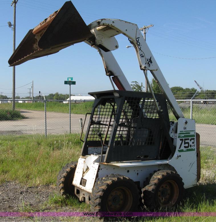 image for item 6897 Bobcat 753 F-series skid steer with 5' bucket