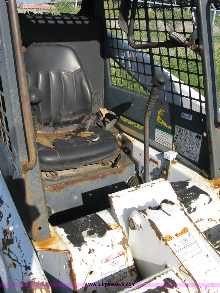 image for item 6897 Bobcat 753 F-series skid steer with 5' bucket