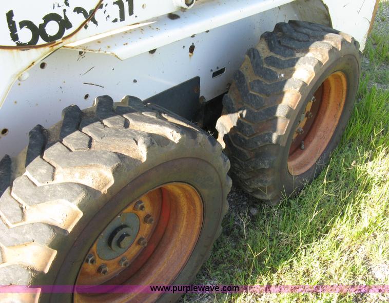 image for item 6897 Bobcat 753 F-series skid steer with 5' bucket
