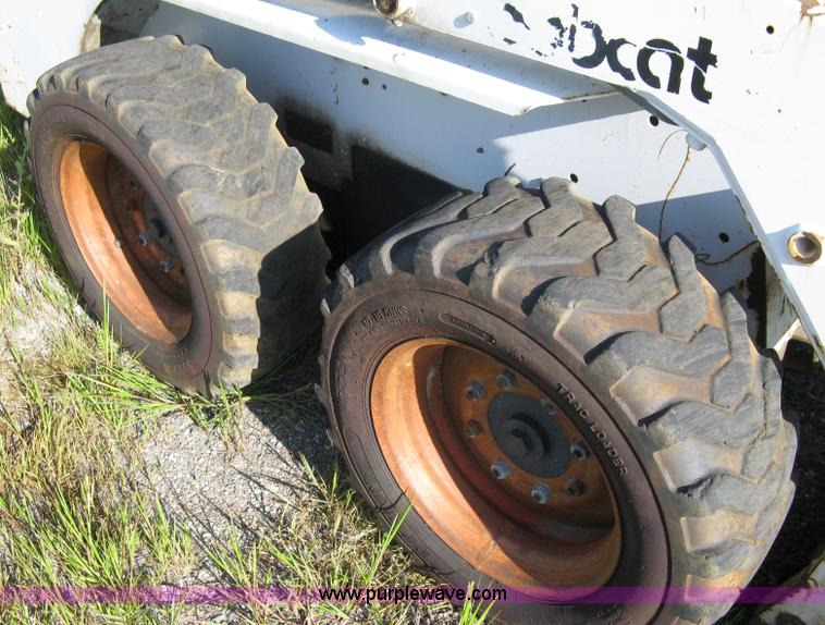 image for item 6897 Bobcat 753 F-series skid steer with 5' bucket