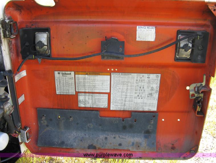 image for item 6897 Bobcat 753 F-series skid steer with 5' bucket