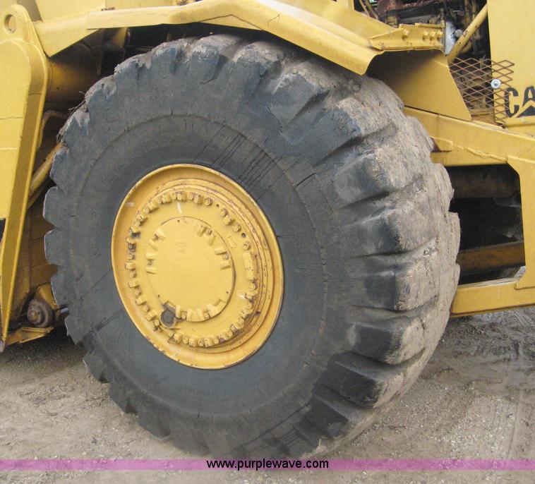 image for item 8589 Caterpillar 627B motor scraper