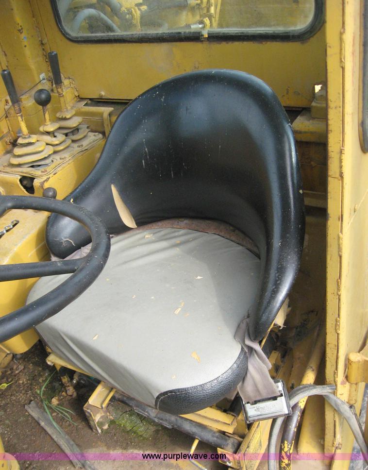 image for item 8589 Caterpillar 627B motor scraper