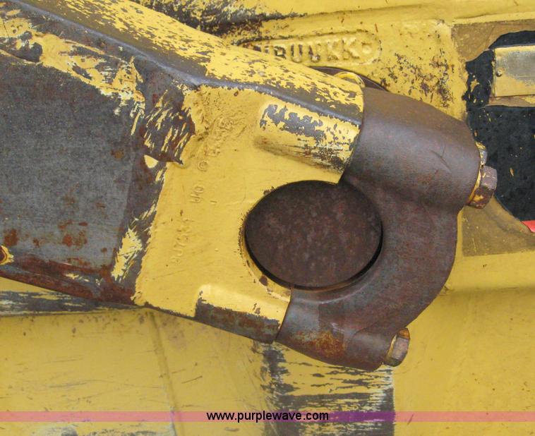 image for item 8589 Caterpillar 627B motor scraper