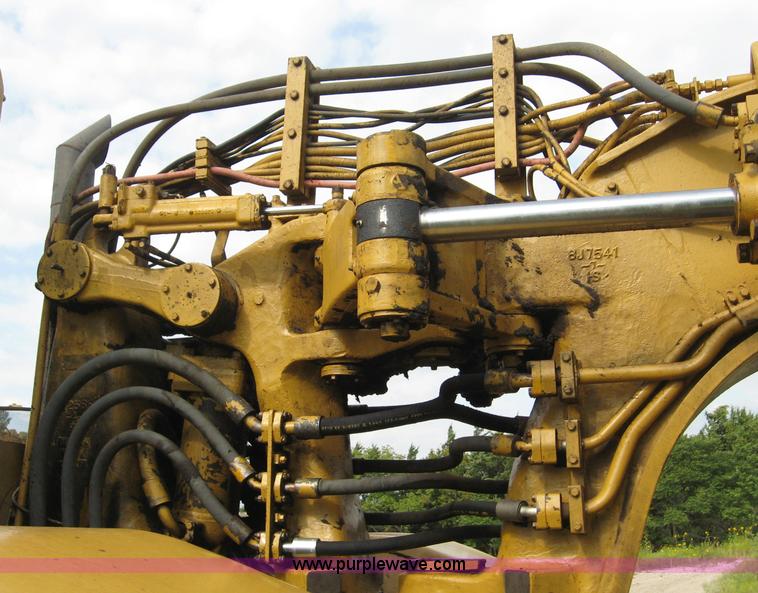 image for item 8589 Caterpillar 627B motor scraper