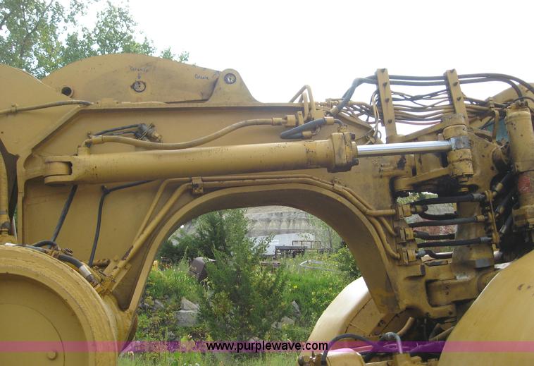 image for item 8589 Caterpillar 627B motor scraper