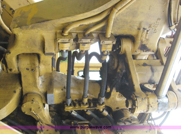 image for item 8589 Caterpillar 627B motor scraper