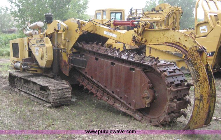 image for item 8590 Vermeer T-800 trencher