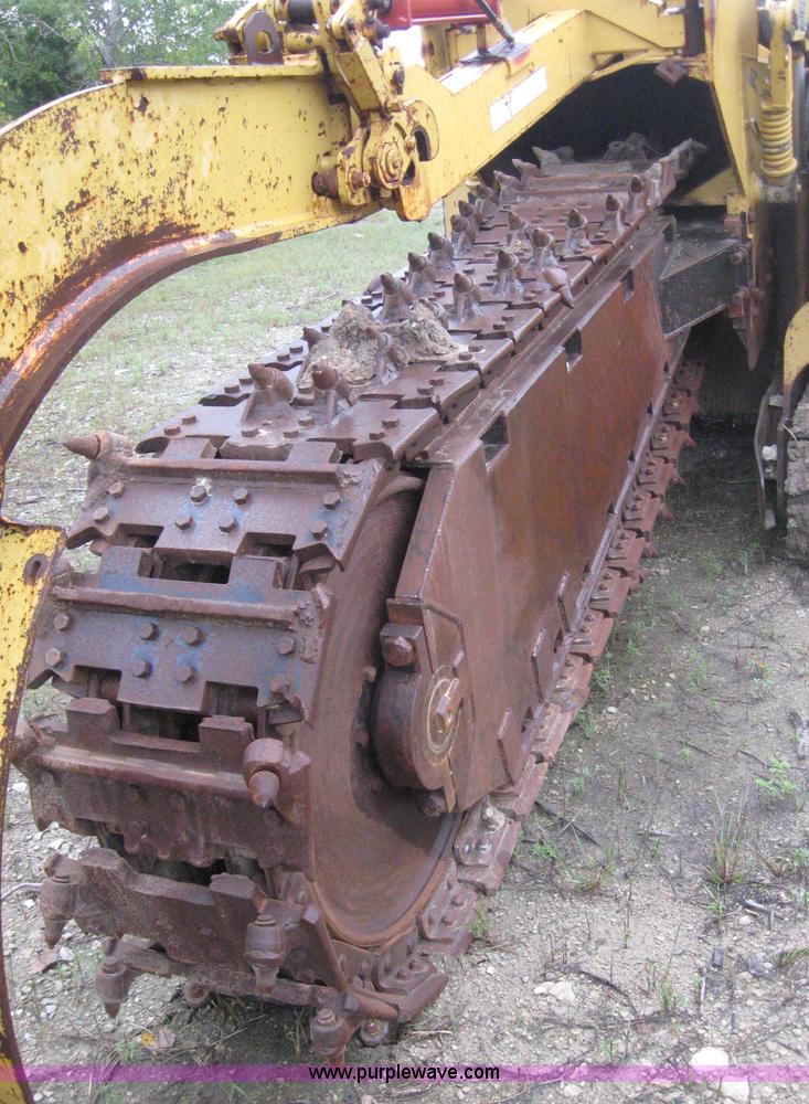 image for item 8590 Vermeer T-800 trencher